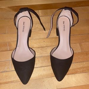 Closed toe heels 💓